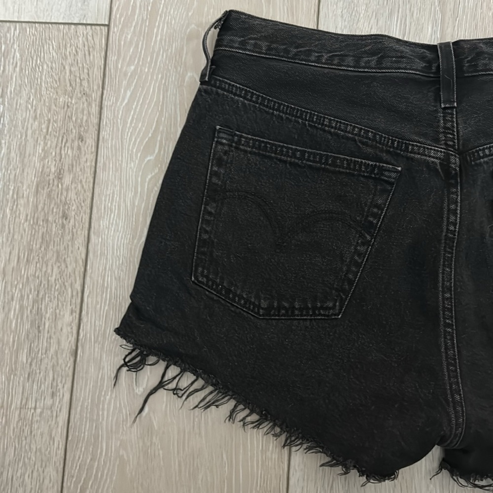 501 Levi Black Jean Shorts, Size W30 - Picture 5 of 14